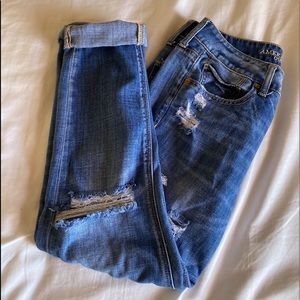 American Eagle Tomgirl Jeans with Button Fly